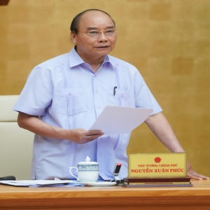 „Electric poles in the US“ want to relocate to Vietnam while Vietnamese want to leave at any price