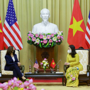 Power, money, and „banana“ diplomacy