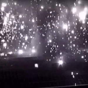 Cảnh quay kinh dị cho thấy Nga sử dụng ‚bom mưa nhiệt rắn‘ có thể đốt người đến trơ xương ở Ukraine