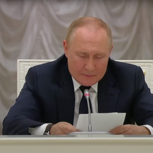 Sức khỏe của Putin ‚xấu đi rõ rệt‘ và sẽ ‚không còn tham gia các cuộc họp‘ khi ông đối mặt với thất bại ở Ukraine, người trong cuộc tuyên bố