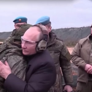 Putin sẵn sàng hy sinh 20 triệu người Nga để giành chiến thắng trong cuộc chiến ở Ukraine khi nỗi lo hạt nhân gia tăng trước những cảnh báo về ‚bom bẩn‘