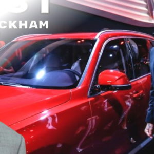 Sốc! Vượng Vin biến xe VinFast thành „đồng nát“!