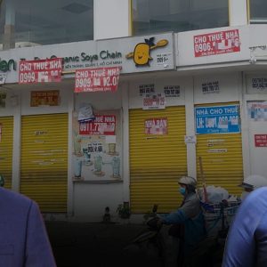 Tiền ứ, doanh nghiệp đói vốn, dân đói ăn, sân sau „ngập tiền“. Thủ Chính hay thủ phạm?