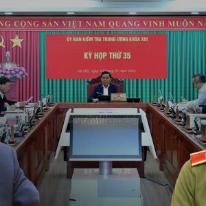 Vũ Hồng Văn – em vợ Tô Chủ tịch, một tay „nội gián“ chờ thời!