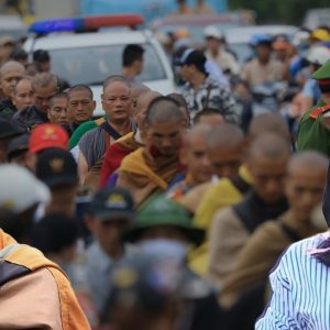 Khả năng còn lâu sư Minh Tuệ mới được tự do khất thực