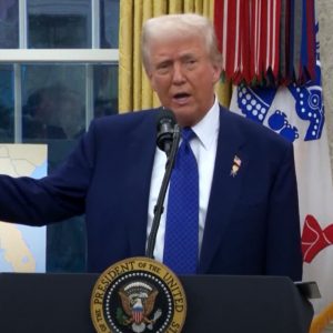 Trump nói ông „giận dữ“ về Putin