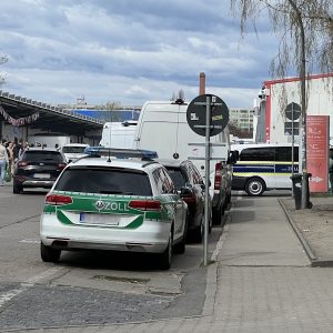 Schwarzarbeit im Dong-Xuan-Center