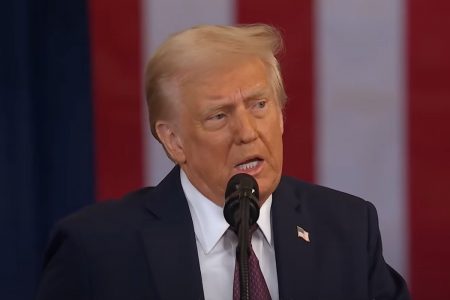 «Трамп полностью занимает оборонительную позицию и только набрасывается»