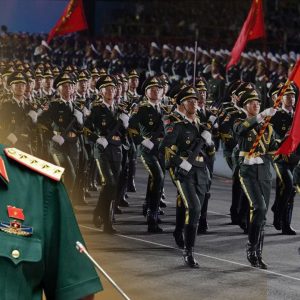 Ai ra lệnh cho Công An “ép buộc” dân chúng phải đứng dậy vỗ tay chào mừng QĐ Trung Quốc diễu binh?