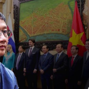 Lê Hồng Quang bất ngờ xuất hiện bên cạnh Bộ trưởng Quốc phòng Slovakia, ông Kaliňák, tại Việt Nam 